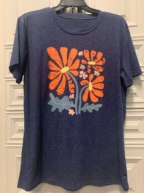 Blue Floral Graphic TShirt. Size Medium